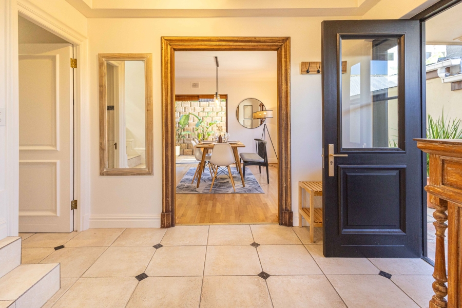 3 Bedroom Property for Sale in Sea Point Western Cape